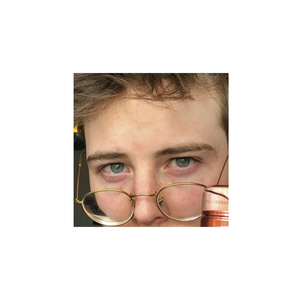 熟女玩小男生的小嫩茎视频
