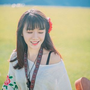 熟女玩小男生的小嫩茎视频
